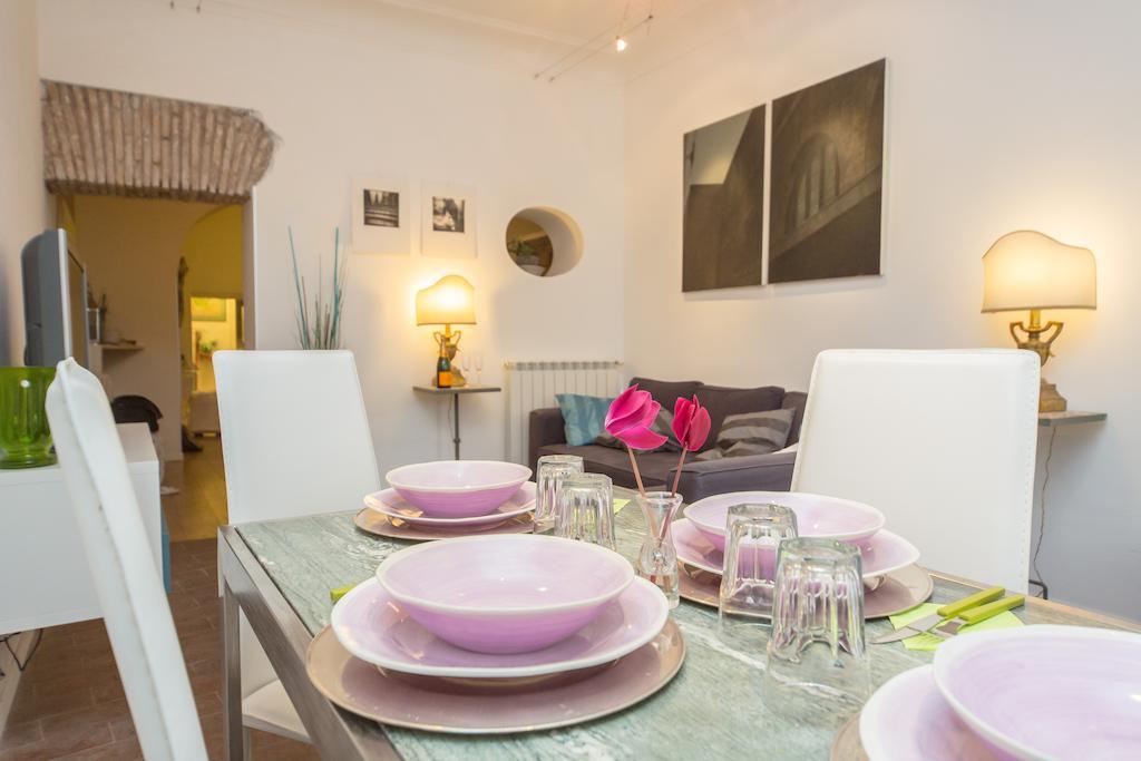 Apartment Purple Wisteria Rom